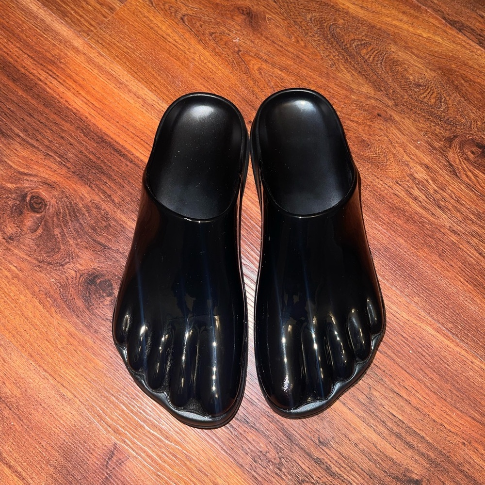 JW PEI Women’s Hayley Toe Model Flat Mules Black Size 9